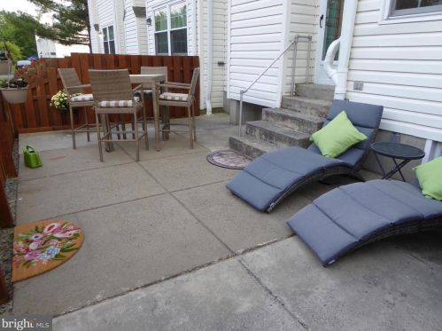 558 Aspen Woods Dr, Yardley PA  19067-6377 exterior