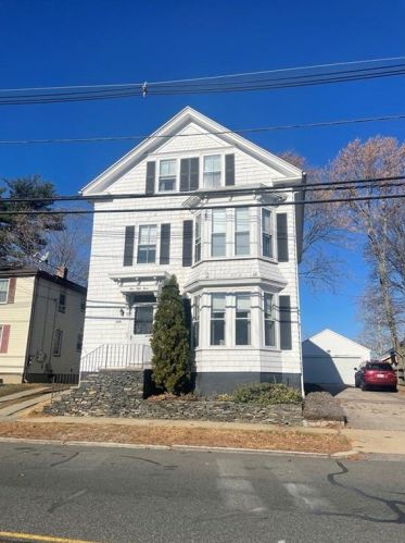 153 Roger Williams Ave, Providence, RI 02907-3326