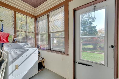 610 Bailey Ave, Greenport NY  11944-1256 exterior