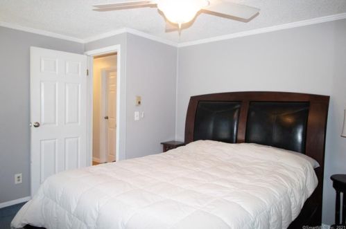 34 Lester St, United States Coast Guard Ac CT  06320-4327 exterior