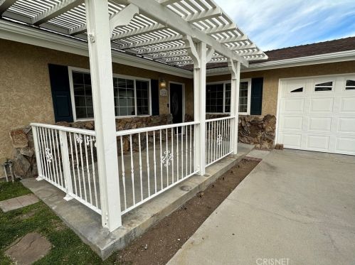 22645 Festividad Dr, Santa Clarita, CA 91350-2331
