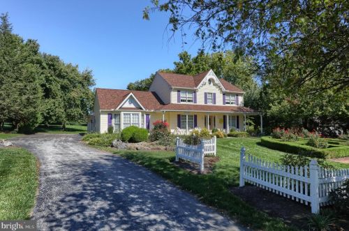 1969 Millport Rd, Lancaster PA  17602-4117 exterior