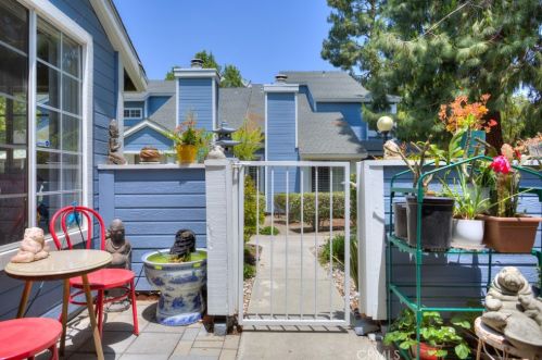 21233 Cottonwood Ln, Walnut CA  91789-3332 exterior