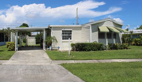 4227 Meadow View Dr, Boynton Beach, FL 33436-2615