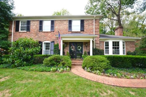 2322 Thornhill Rd, Louisville, KY 40222-6261