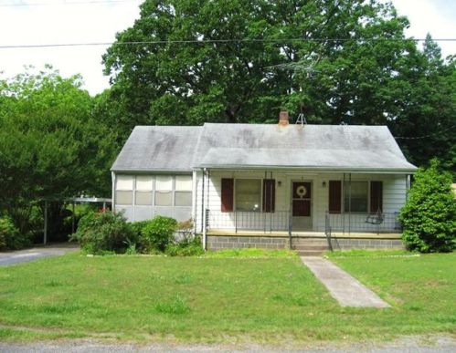 8 Mansion Dr, Clarksville VA  23927-9018 exterior