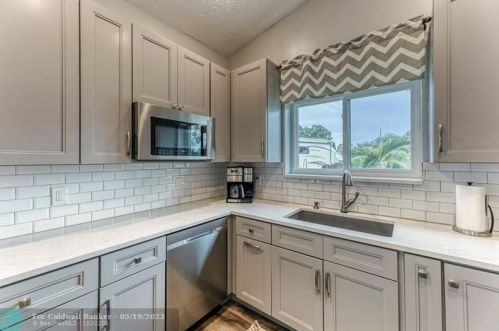 2399 Floresta Dr, Fort Pierce FL  34984-5218 exterior