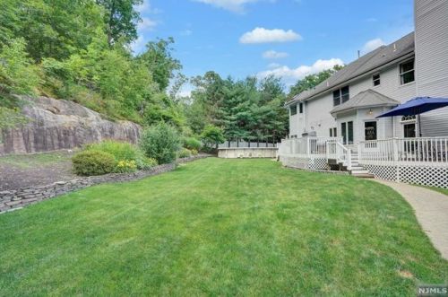 58 Finch Rd, Skyline Lakes NJ  07456-2423 exterior