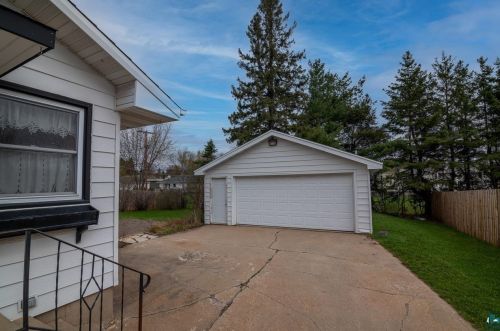 3326 Outer Dr, Hibbing MN 55746-2657 exterior