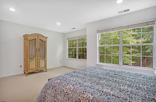 20 Four Oaks Rd, Bedminster NJ  07921-2048 exterior