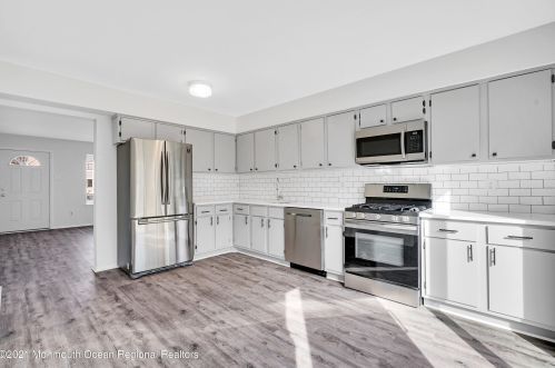 716 Sandra Pl, Bricktown NJ 08724-7047 exterior