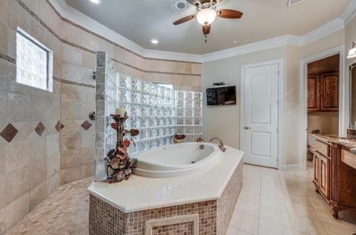 2221 Southern Oaks Dr, Cedar Hill TX 75104-6414 exterior