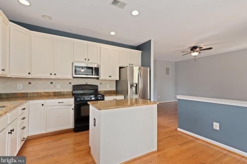 15843 Fourmile Creek Ct, Haymarket VA  20169-5427 exterior