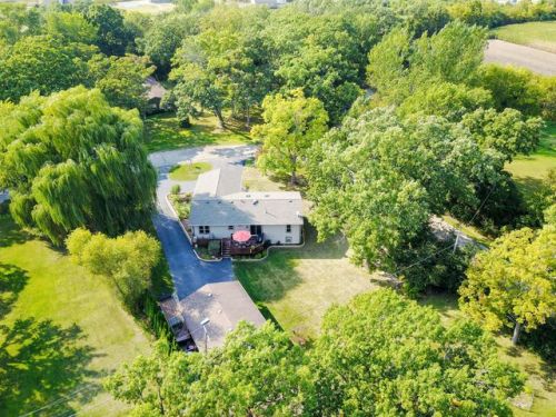 4155 Norwood Dr, Waterford, WI 53185-3800