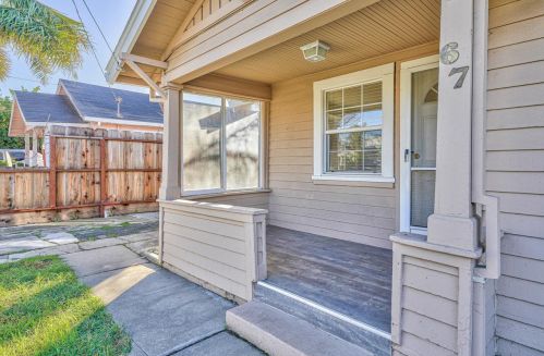 67 Hawkins St, Hollister CA  95023-4901 exterior