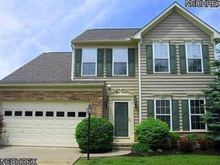 870 Willow Creek Dr, Akron, OH 44333-2998