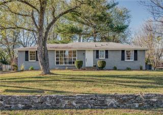 513 Dunailie Dr, Nashville, TN 37217-2427