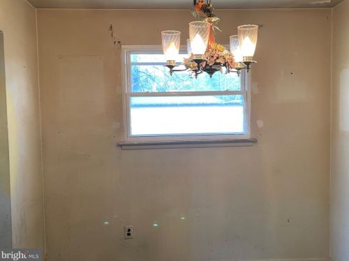 402 Cherokee Dr, Browns Mills, NJ 08015-6445