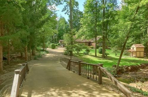 2901 Rosedale Ave, New Castle PA  16105-1217 exterior