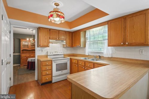 1351 Westminster Dr, Downingtown PA  19335-3655 exterior