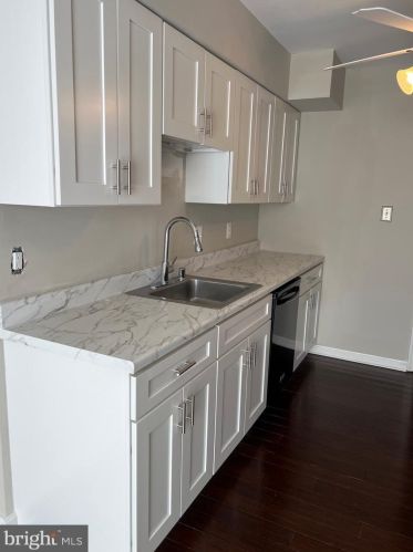 2836 Flagmaker Dr, Falls Church VA  22042-2203 exterior