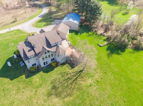 5 Bachman Ln, Easton, PA 18042-8701