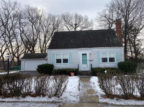 24 French Rd, Manchester, CT 06042-2852
