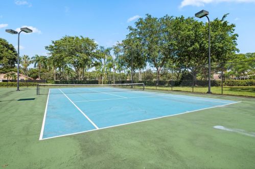 8084 Briantea Dr, Boynton Beach FL  33472-2745 exterior