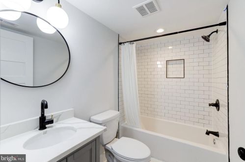 325 11th St, Washington DC  20002-6219 exterior