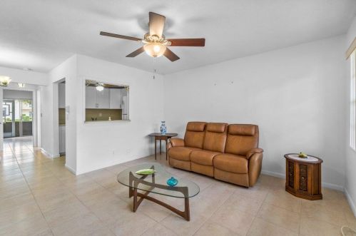6 Coventry A, West Palm Beach, FL 33417-1615