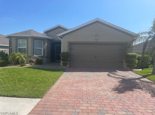 10521 Canal Brook Ln, Lehigh Acres, FL