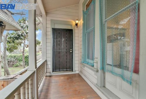 1231 Adeline St, Oakland CA 94607-2810 exterior