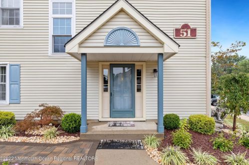 51 Christopher Ct, East Freehold, NJ 07728-3968