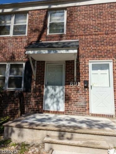 691 Audrey Dr, Rahway, NJ 07065-3724