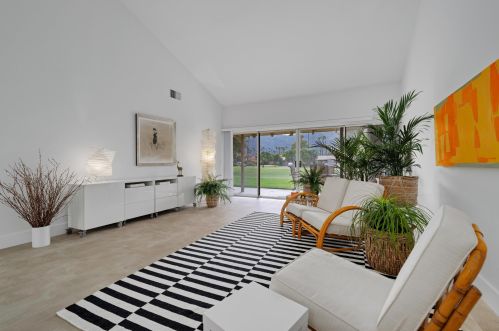 49131 Washington St, La Quinta CA  92253-2214 exterior