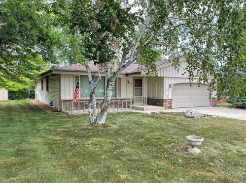 5700 Upham Ave, Milwaukee, WI 53220-4918