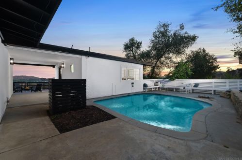 3226 Laurashawn Ln, Escondido CA 92026-8532 exterior