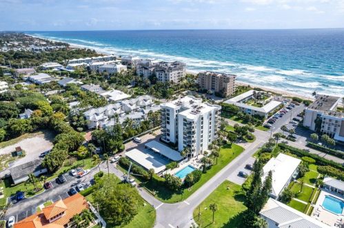 3900 Ocean Blvd, Delray Beach FL  33483-7456 exterior