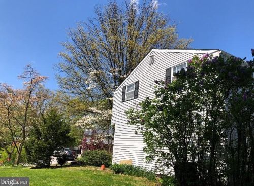 147 Crossfield Rd, Norristown PA 19406-2244 exterior