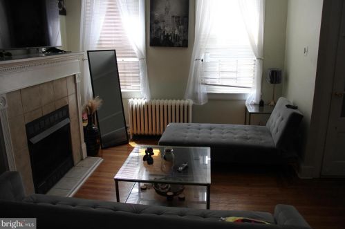 3449 10th St, Philadelphia, PA 19148-0053