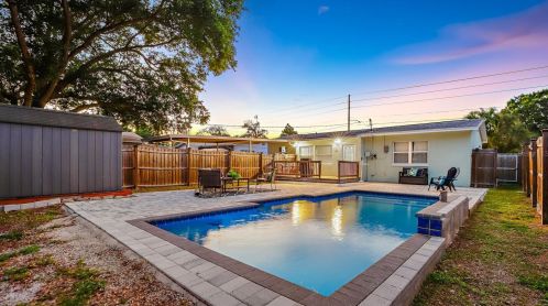 900 40th Ave, Saint Petersburg, FL 33703-4524