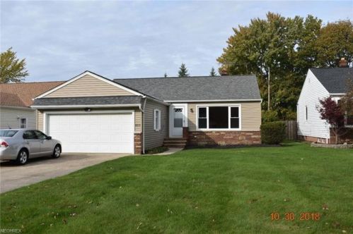 4831 Fairlawn Rd, Cleveland, OH 44124-1120