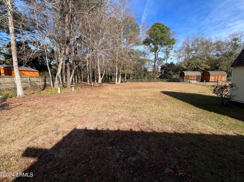 30 Burlington Cir, Beaufort SC  29906-8538 exterior