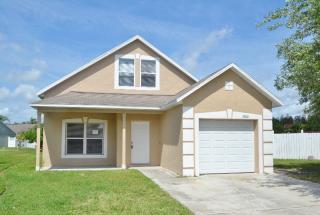 2400 Avalon Ct, Kissimmee FL  34743-3375 exterior