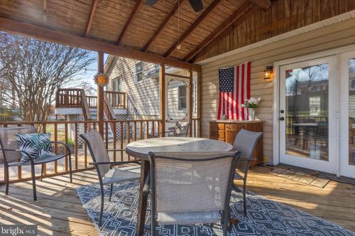 300 E St, Purcellville VA  20132-3317 exterior