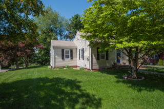 3 Hayes St, Danbury, CT 06811-3124