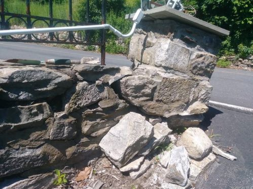 124 Lake Blvd, Mahopac, NY 10541-3163