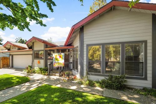 1005 Fielder Ct, Liberty Farms, CA 95620-2107