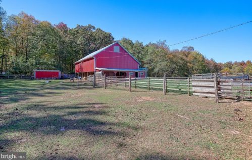 7455 Hillside Dr, Spring Grove PA  17362-8555 exterior