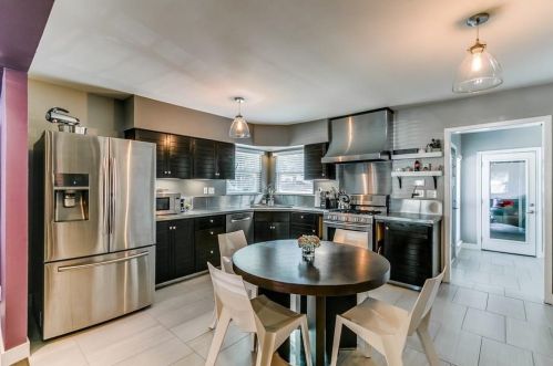 801 Atwell St, Bellaire, TX 77401-4718